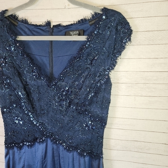TADASHI SHOJI NAVY CAP SLEEVE FLORAL BEADED LACE AND SATIN SKIRT DRESS SZ 4 - Picture 5 of 12